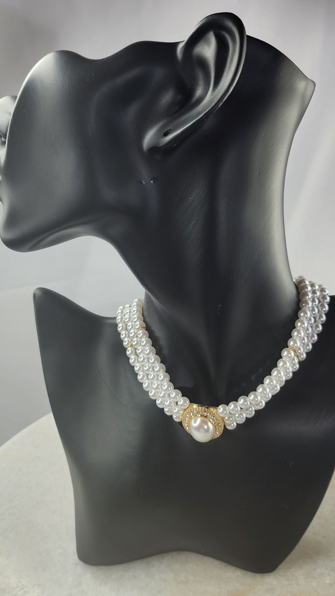 Choker Pearl Necklace